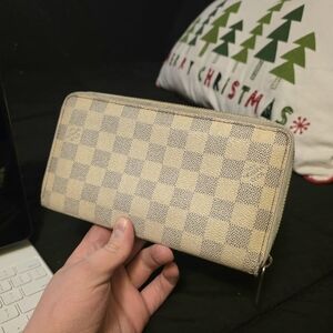 LOUIS VUITTON Louis Vuitton Azure Zippy Organizer